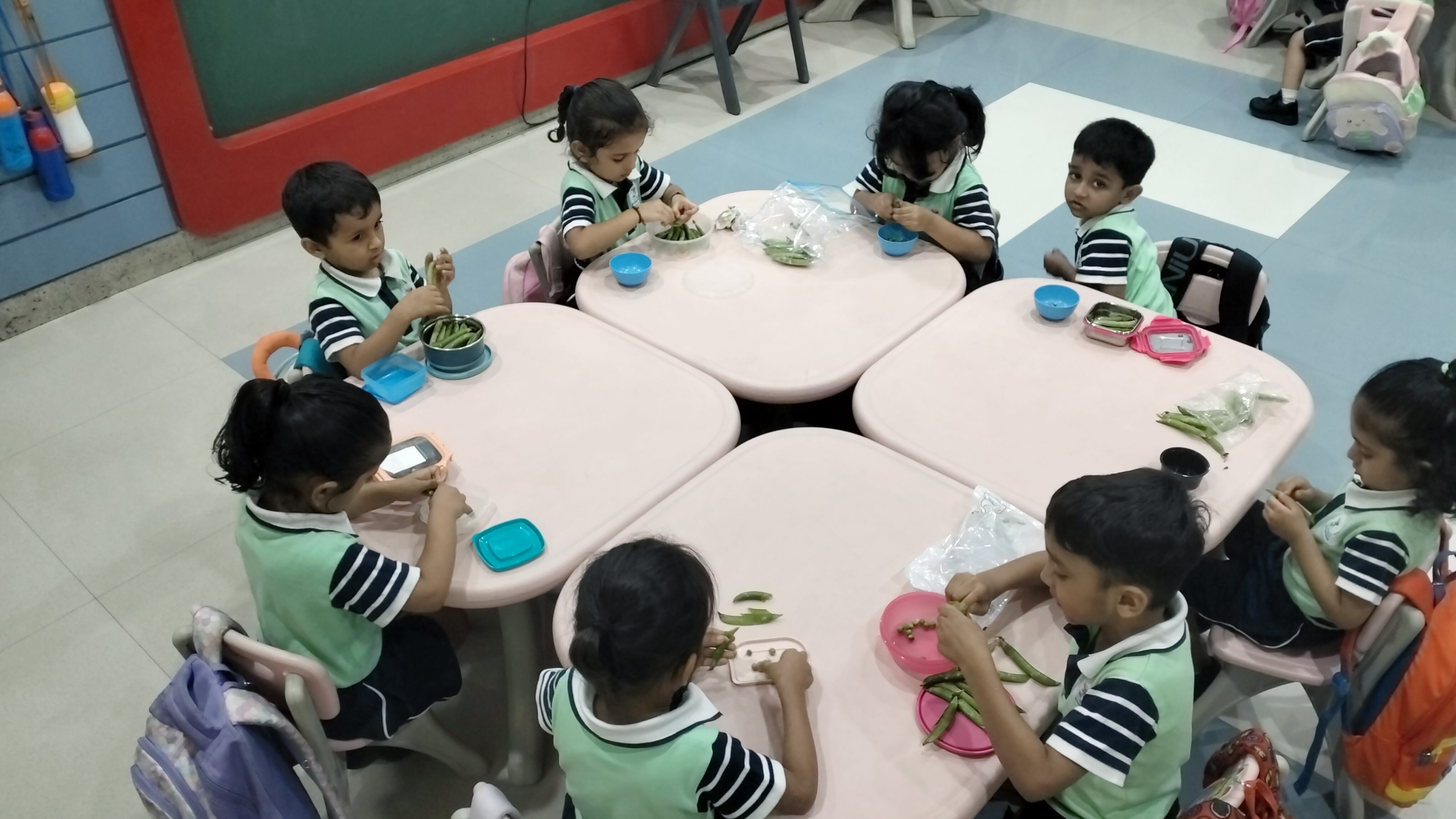 Green Peas Shelling